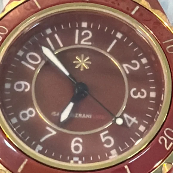 Isaac Mizrahi Live Red Ceramic Watch Gold Tone Accent Bracelet Style - Picture 6 of 6